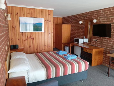 Orbost Country Road Motor Inn - Lightning Ridge Tourism 2