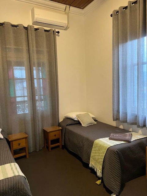 Oriental Hotel Tumut - Lightning Ridge Tourism 2