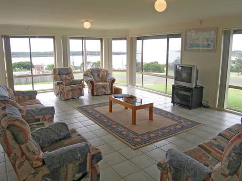 ORSO1O - Water View House - Lightning Ridge Tourism 1