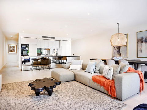 Palm Beach Lux Villa - Lightning Ridge Tourism 2