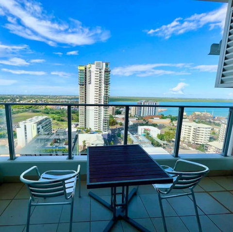Pandanas Apt 8 18th Fl Sunrise And Harbour Views - Lightning Ridge Tourism 0