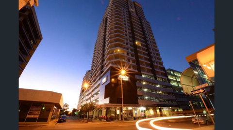 Pandanas Apt 8 18th Fl Sunrise And Harbour Views - Lightning Ridge Tourism 3
