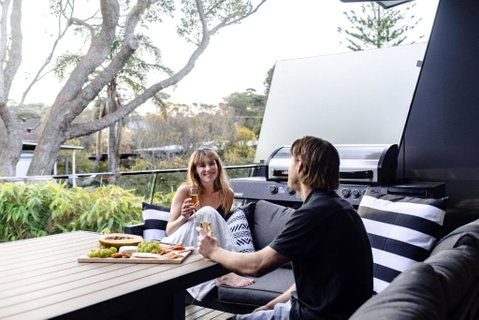 Pandanas 17B At Mollymook Beach - Lightning Ridge Tourism 0