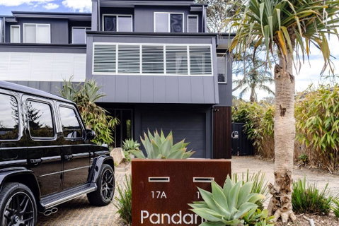 Pandanas 17B At Mollymook Beach - Lightning Ridge Tourism 1