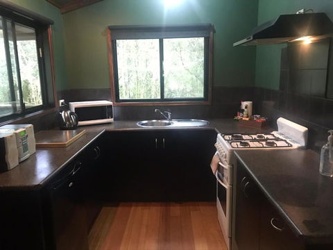 Parkwood Cottage - Lightning Ridge Tourism 0