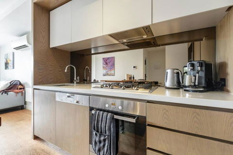 Peaceful 2 Bedroom Unit With Free Parking - Lightning Ridge Tourism 1