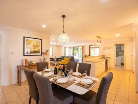 Peaceful 4B2B Sweet Home W Backyard At Springfield - Lightning Ridge Tourism 0