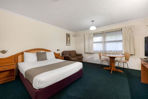 Pegasus Motor Inn And Serviced Apartments - Lightning Ridge Tourism 2