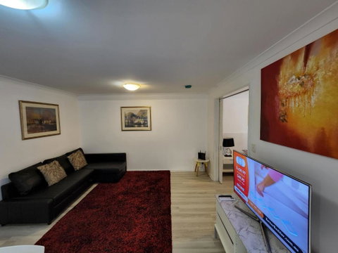 PERTH CBD APARTMENTS - Lightning Ridge Tourism 1