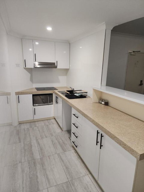 PERTH CBD APARTMENTS - Lightning Ridge Tourism 3