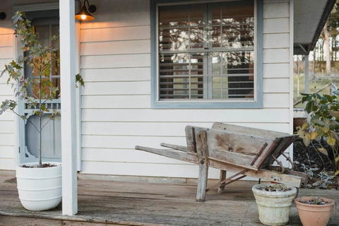 Peony Farm Green Cottage - Lightning Ridge Tourism 2