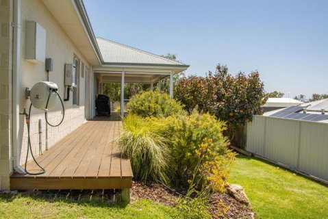 Peppermint Rise - Lightning Ridge Tourism 2