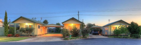 PepperTree Cabins, Kingaroy - Lightning Ridge Tourism 1