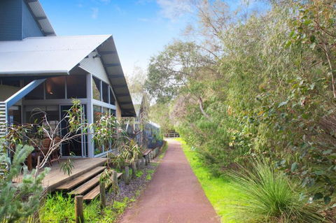PEPPY TREE HOUSE - Lightning Ridge Tourism 1