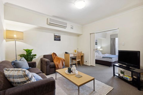 Perth City Corporate 1BRD - Lightning Ridge Tourism 1