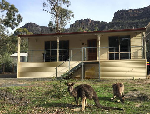 Pinnacle Views - Lightning Ridge Tourism 0