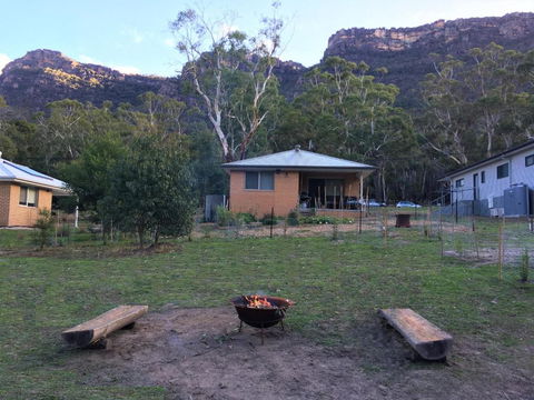 Pinnacle Views - Lightning Ridge Tourism 1