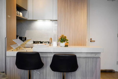 PM Residences - Modern Luxury 2BR Apt W Parking - Lightning Ridge Tourism 2