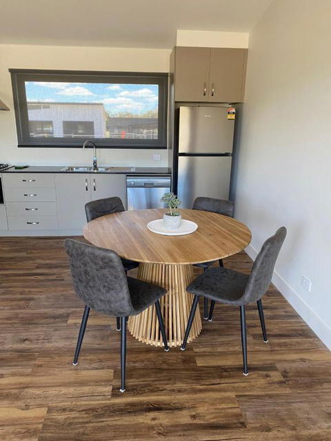 Pomonal Estate Villas - Lightning Ridge Tourism 3