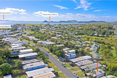 Poppies Cottage - Cooee Bay Beachside Retreat - Lightning Ridge Tourism 1