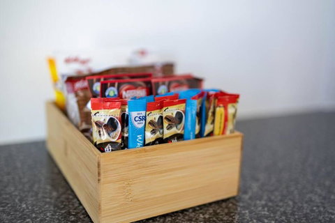 Port Lincoln Shark Apartment 5 - Lightning Ridge Tourism 2