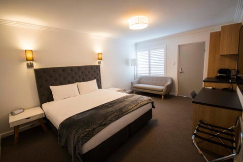 Quays Hotel - Lightning Ridge Tourism 2