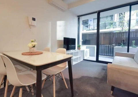 PR126-1 BR Comfy Stay Next To Station With FREE Parking - Lightning Ridge Tourism 3