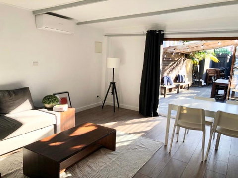 Quite, Quaint & Private Guesthouse, Sleeps 6 - Lightning Ridge Tourism 2
