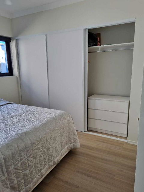 Private Bedroom And Bathroom In A Shared Apartment - Lightning Ridge Tourism 1