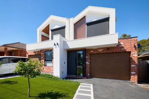 Preston Lux House 5 Bed 5 Bath - Lightning Ridge Tourism 2