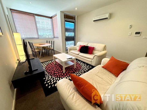 Pretty Penthouse - Close To ANU - Lightning Ridge Tourism 1