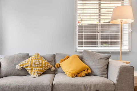 Prime Location, Stylish Space - Lightning Ridge Tourism 1