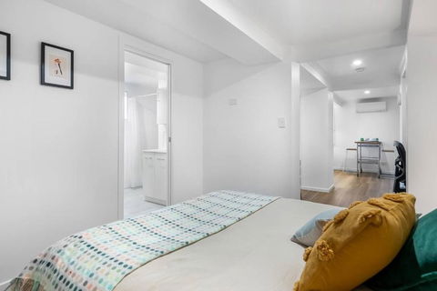 Prime Location, Stylish Space - Lightning Ridge Tourism 2
