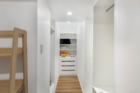 Prime Location, Stylish Space - Lightning Ridge Tourism 3