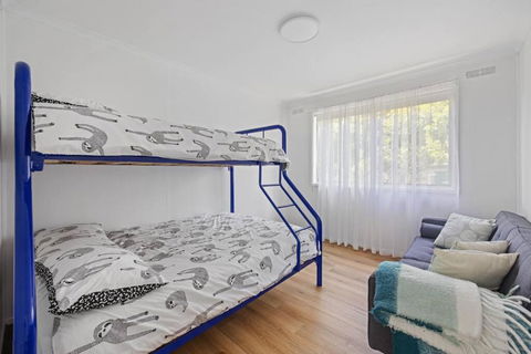 Prom Coast - Seabreeze - Lightning Ridge Tourism 3