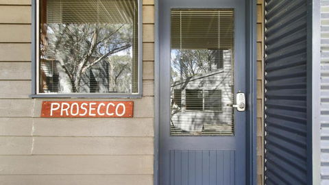 Prosecco - Lightning Ridge Tourism 0