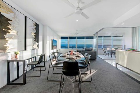Q Tower At Surfers Paradise - From Level 3 - Private & Self Contained Apartments - Lightning Ridge Tourism 3
