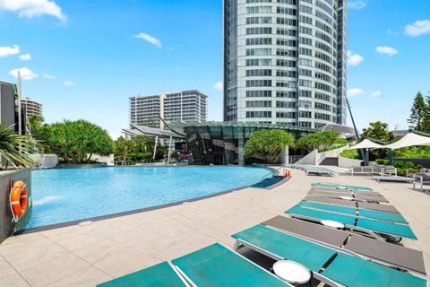 Q Tower At Surfers Paradise - From Level 3 - Private & Self Contained Apartments - Lightning Ridge Tourism 0