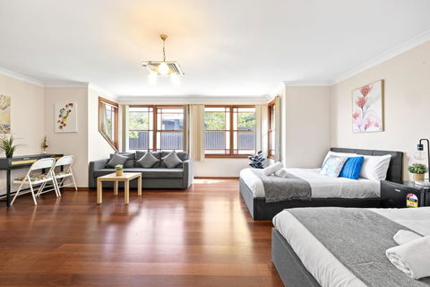 Quadruple Room W Ensuite In Gordon Near Train & Bus - Lightning Ridge Tourism 3