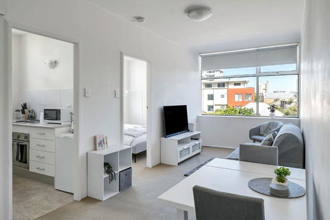Quaint 1BD On The Doorstep Of Manly Beach - Lightning Ridge Tourism 2