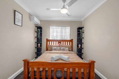 Quaint 2 Bedroom Fully Furnished Cottage - Lightning Ridge Tourism 1