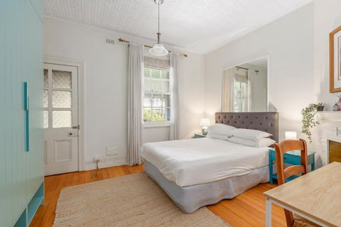 Quaint 3-Bed Heritage Home In The Heart Of Sydney - Lightning Ridge Tourism 1