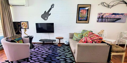 Quaint & Tranquil Subiaco 1 Bedroom Apartment - Lightning Ridge Tourism 3