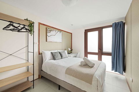 Quaint Double Room - Private Spot At Milperra - Shared Bathroom - Lightning Ridge Tourism 0