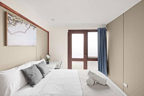Quaint Double Room - Private Spot At Milperra - Shared Bathroom - Lightning Ridge Tourism 2