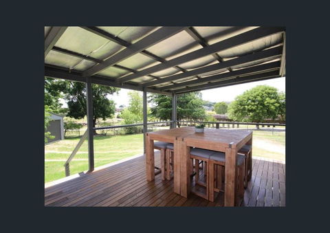 Quart Pot House - Lightning Ridge Tourism 0