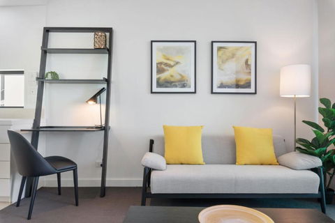 Quattro Apartments - Lightning Ridge Tourism 3
