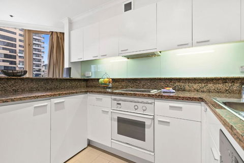 Quay West 2302 Self-Catering - Lightning Ridge Tourism 1