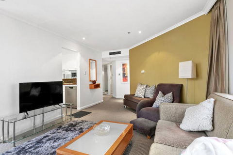 Quay West 2302 Self-Catering - Lightning Ridge Tourism 3