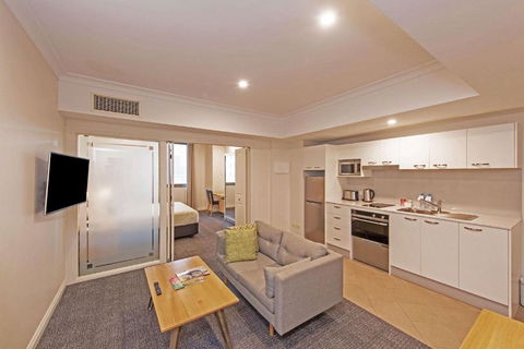 Quality Apartments Adelaide Central - Lightning Ridge Tourism 0